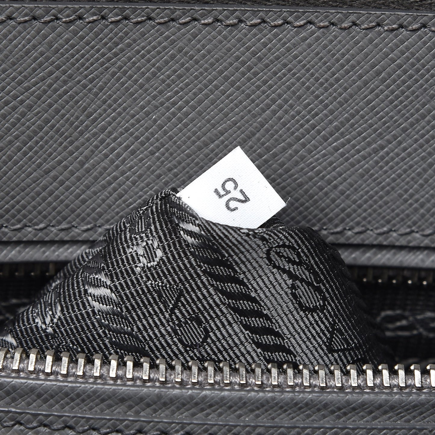Saffiano Medium Galleria Double Zip Tote Marmo