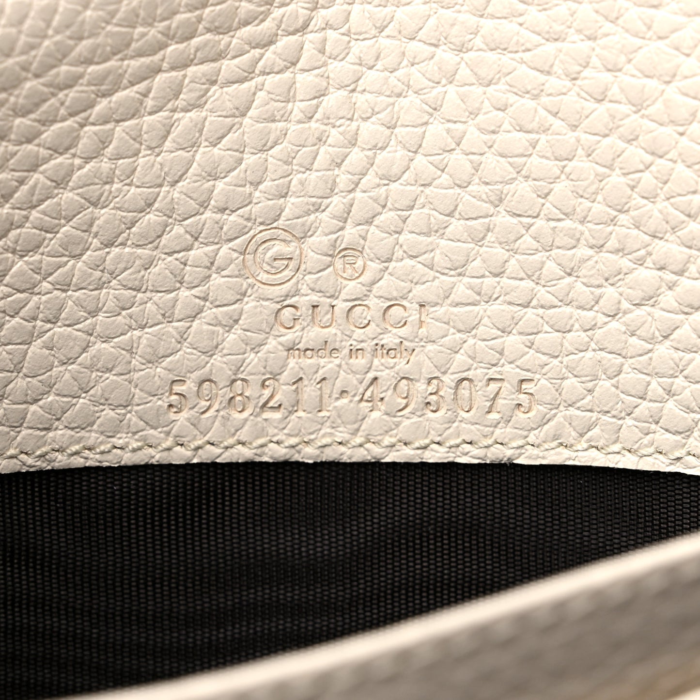 Pebbled Calfskin Soho Wallet on Chain Ivoire