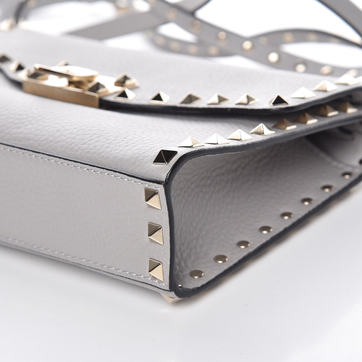 Pebbled Calfskin Medium Rockstud Flip Lock Crossbody Bag Pastel Grey