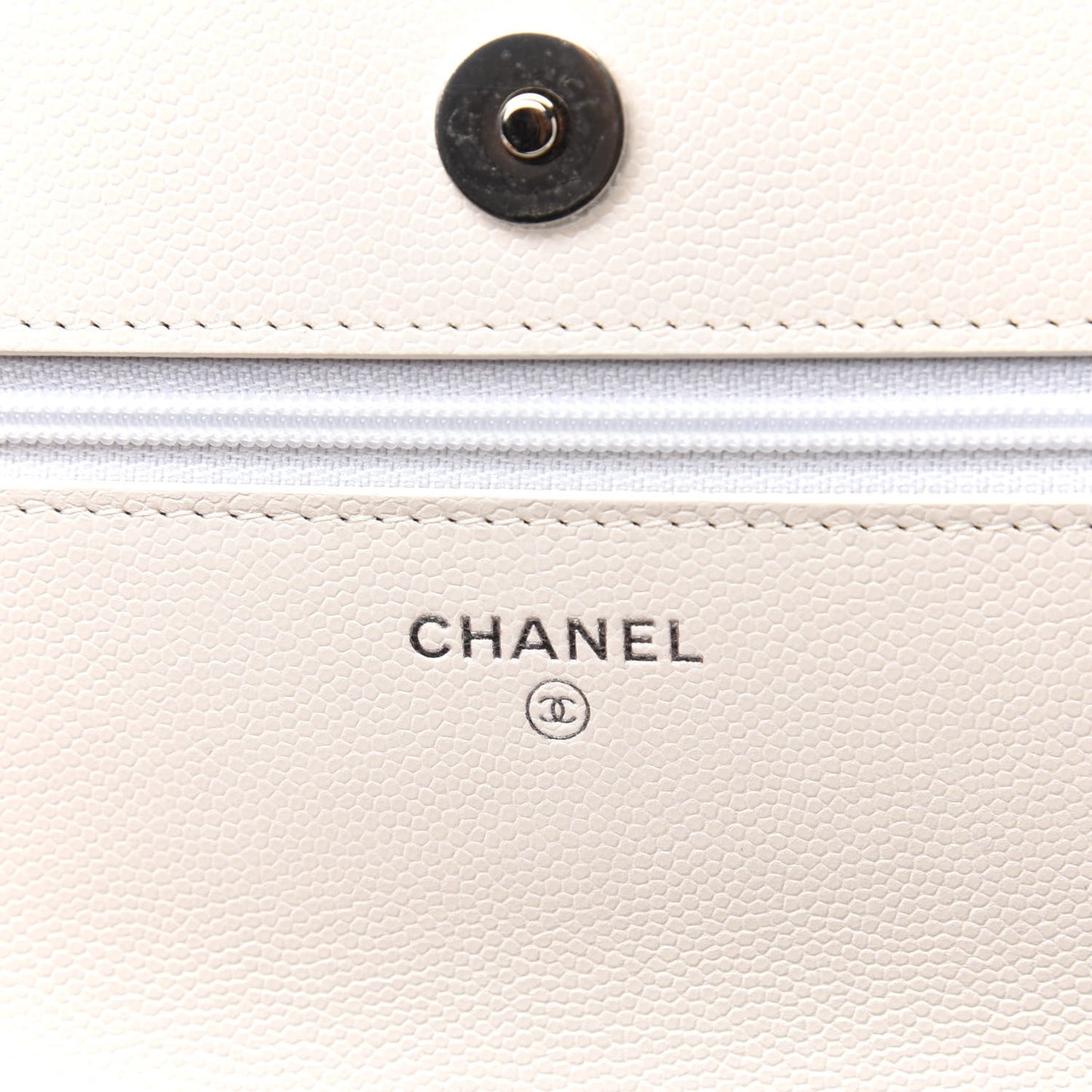 Caviar Quilted My Everything Wallet On Chain WOC White