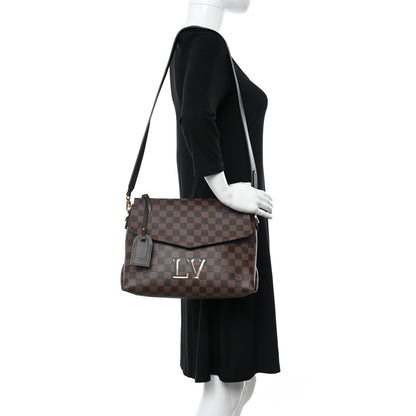 Louis Vuitton Damier Ebene Beaubourg MM 2 of 9