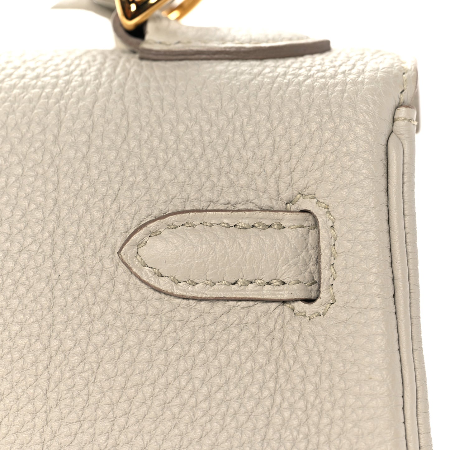 Togo Kelly Retourne 25 Beton