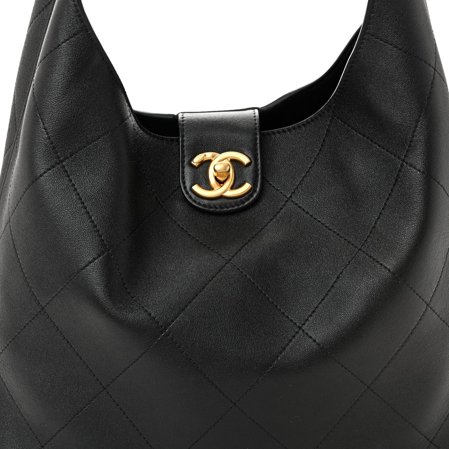 Shiny Lambskin Quilted Medium Hobo Black