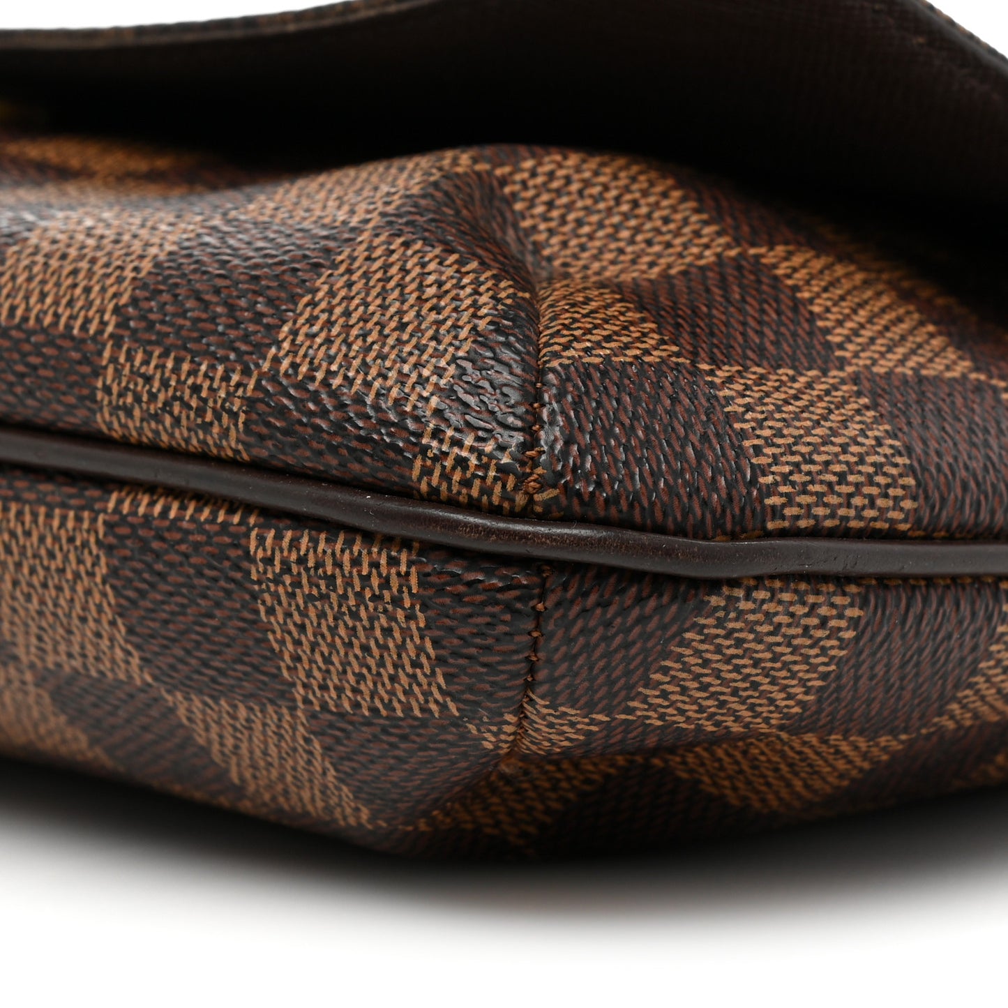 Damier Ebene Musette Tango