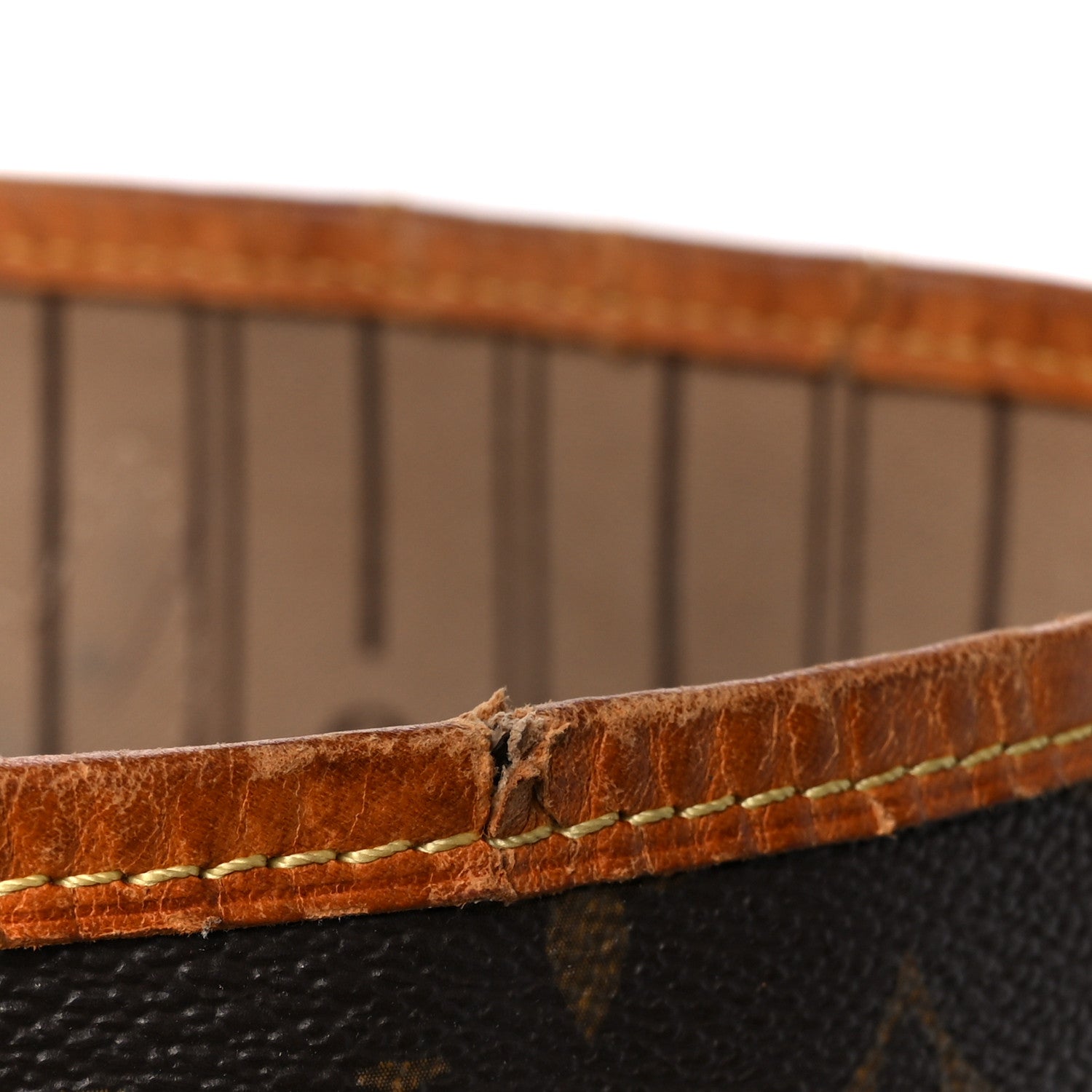 Louis Vuitton Monogram Neverfull MM 18 of 22