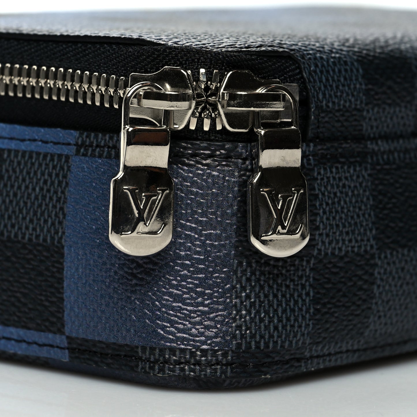 Giant Damier Graphite Alpha Wearable Wallet Navy