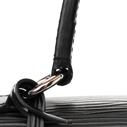 Louis Vuitton Epi Cluny MM Black 13 of 14
