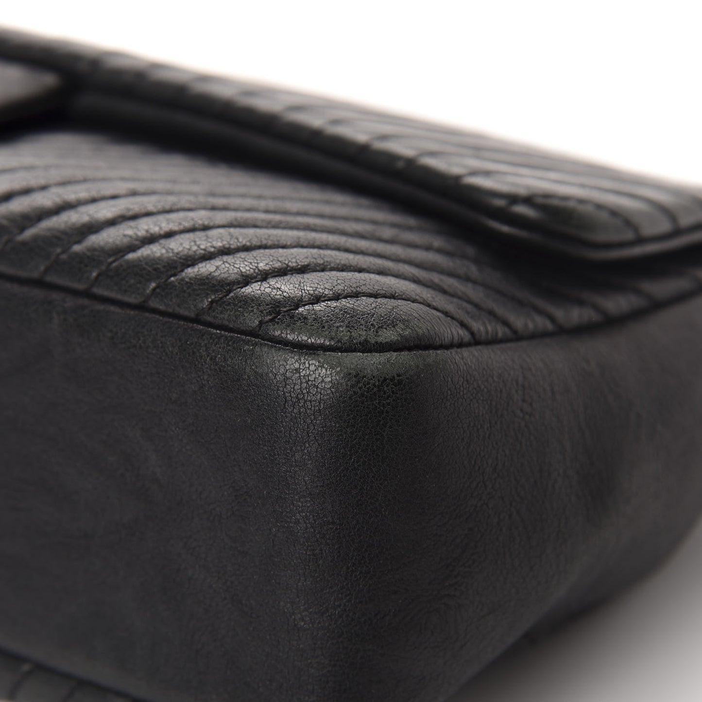Calfskin Chevron Quilted Medium Surpique Flap Black