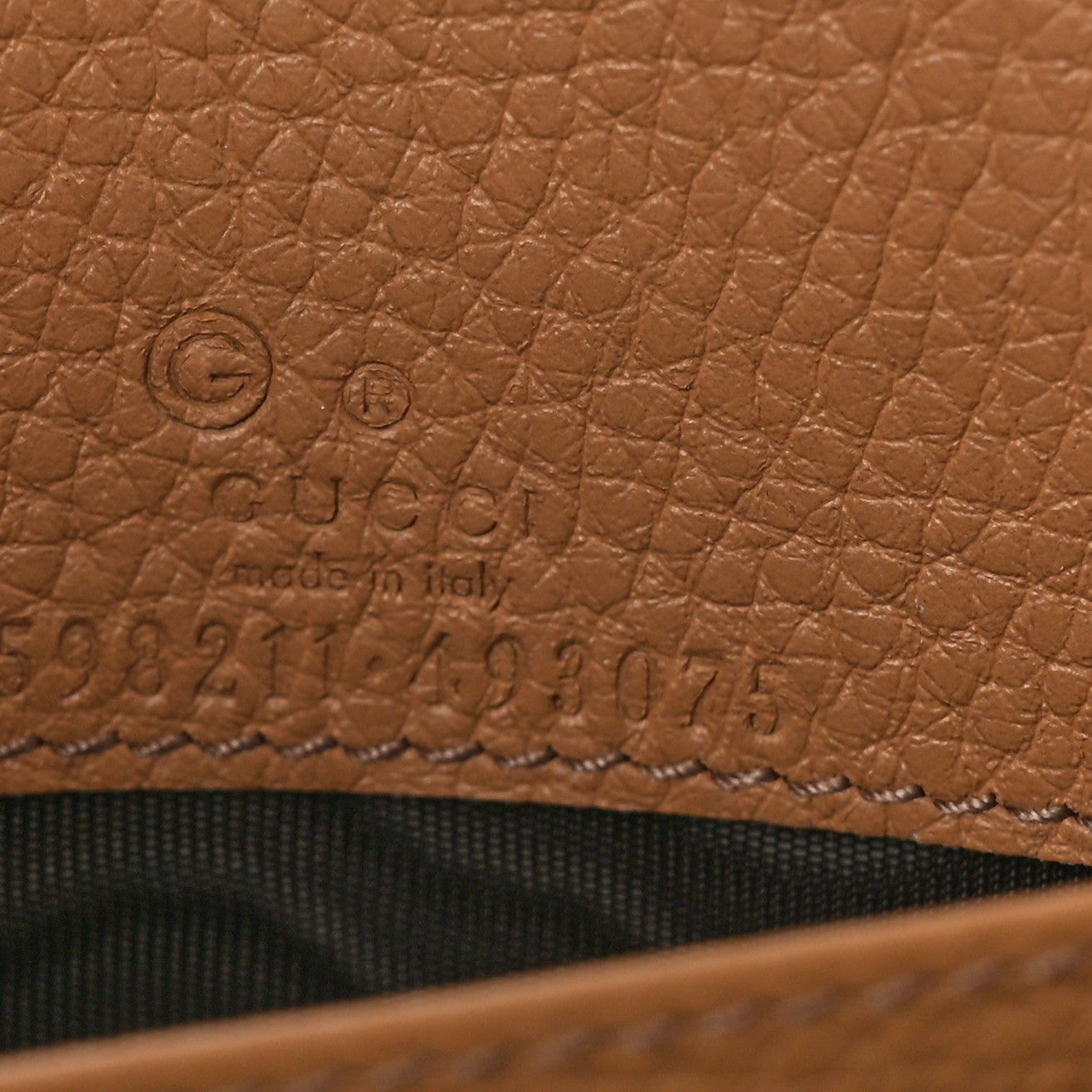 Pebbled Calfskin Soho Wallet On Chain Camelia