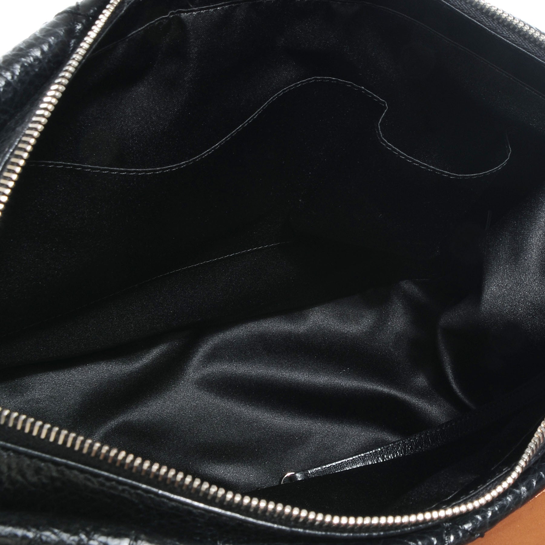 Chanel Glazed Calfskin On The Road Hobo Black 5 of 8
