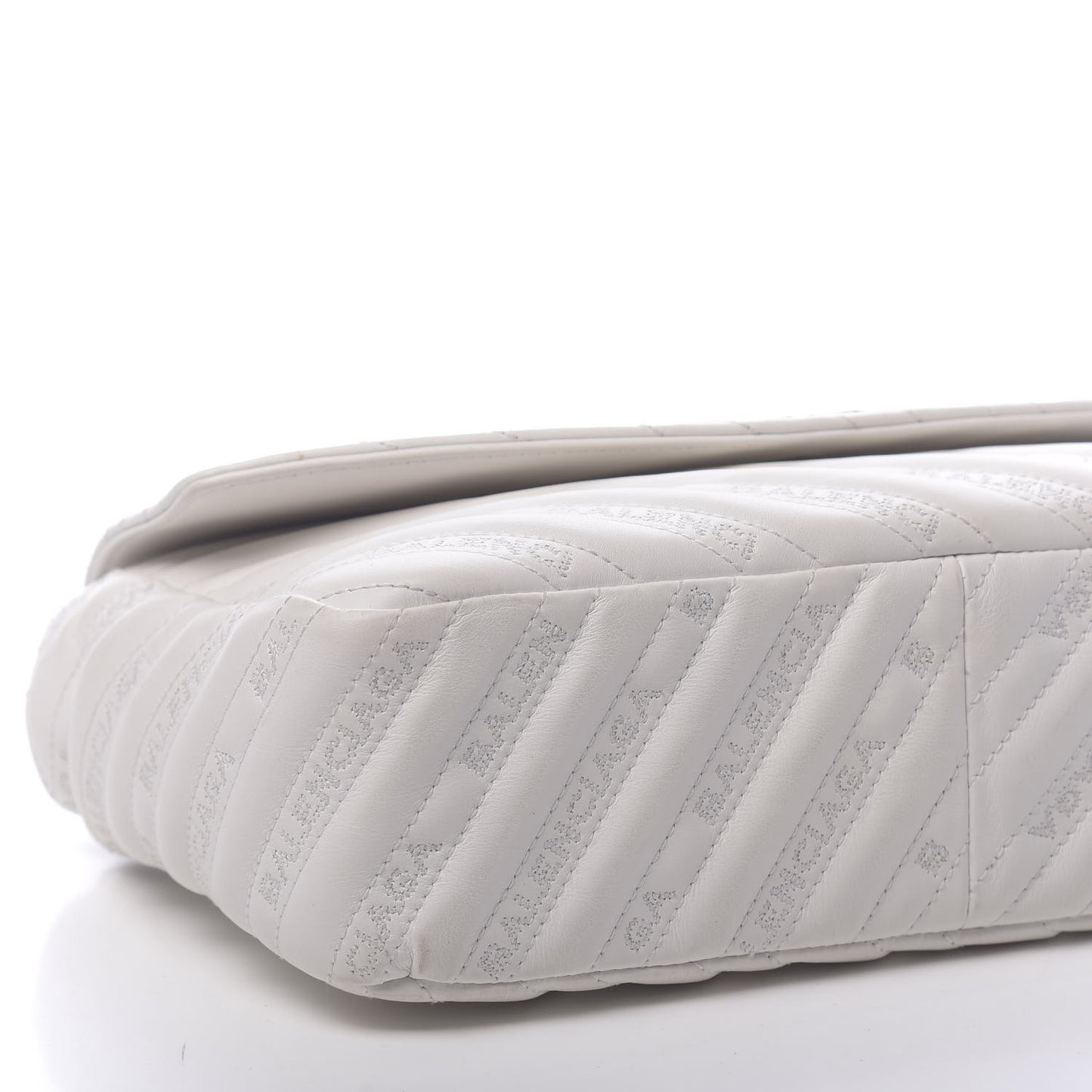 Calfskin Logo Matelasse M BB Chain Shoulder Bag Blanc Neige