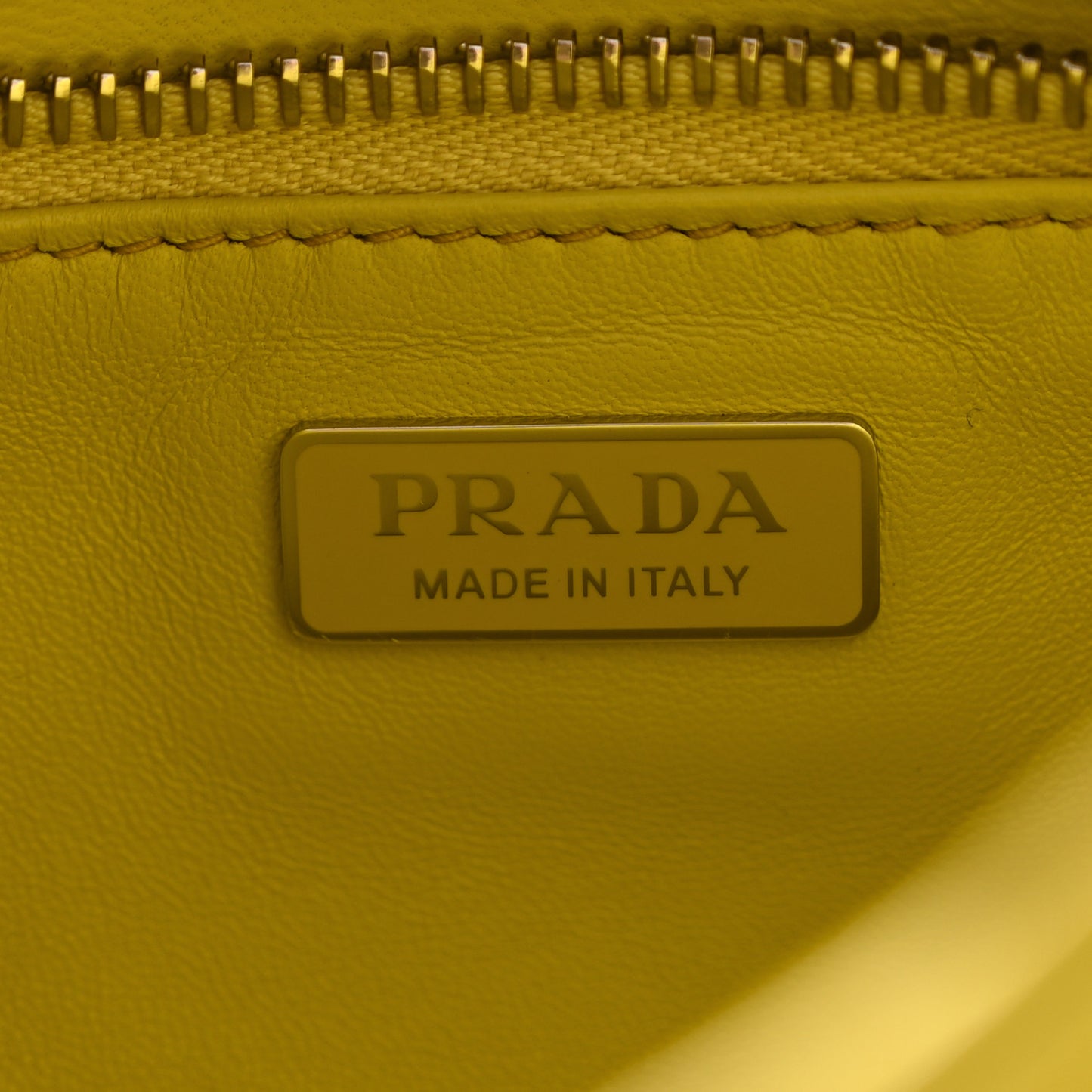 Nappa Soft Padded Re-Edition 2002 Moon Bag Cedro