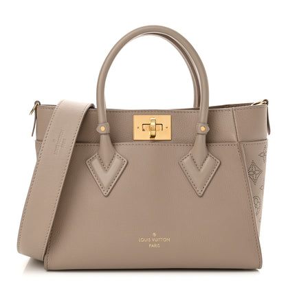 Louis Vuitton Mahina On My Side PM Galet 1 of 9