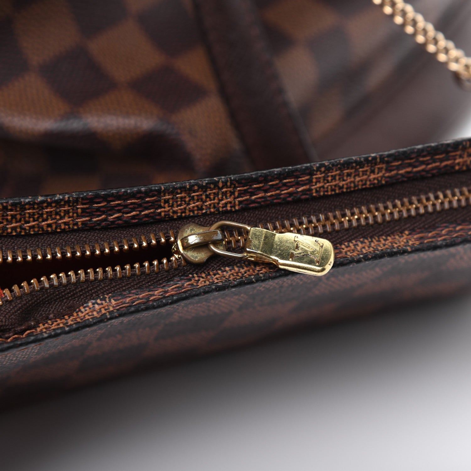 Louis Vuitton Damier Ebene Marais Bucket 23 18 of 29