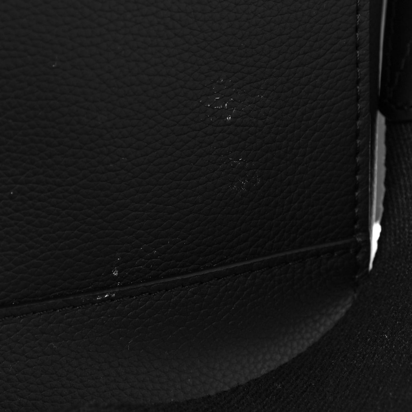Calfskin Aerogram Messenger Black