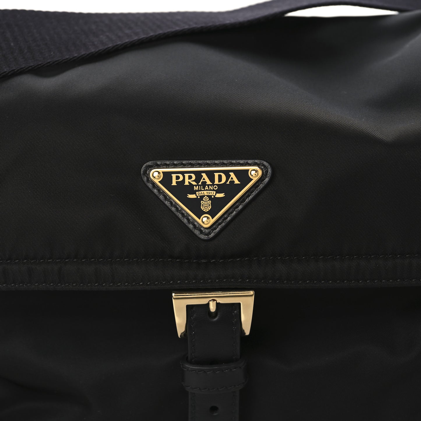 Re-Nylon Medium Explore Shoulder Bag Black
