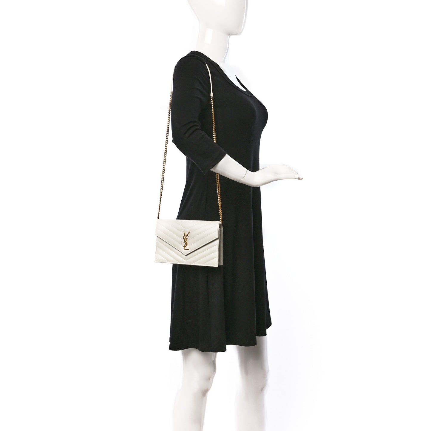 Grain De Poudre Matelasse Chevron Cassandre Envelope Chain Wallet Crema Soft
