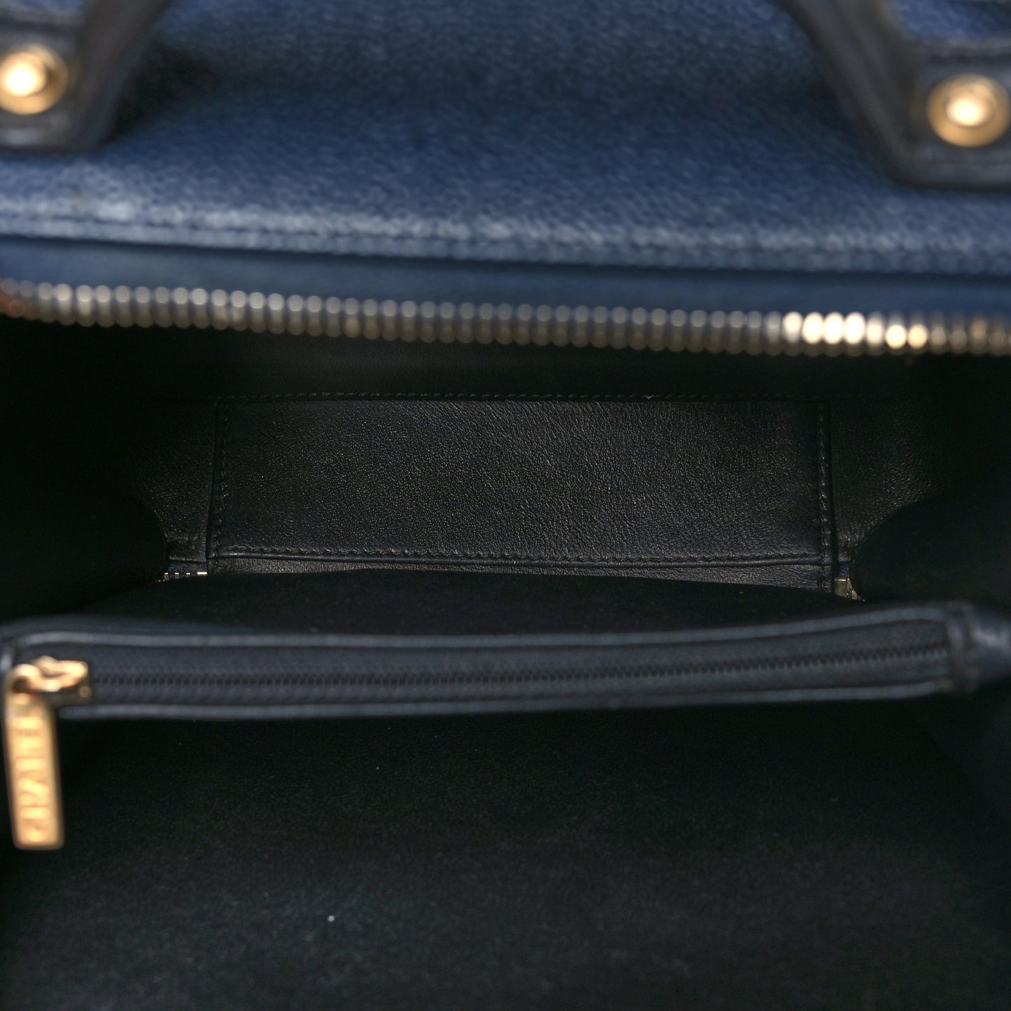 Caviar Quilted Medium CC Filigree Vanity Case Navy Black
