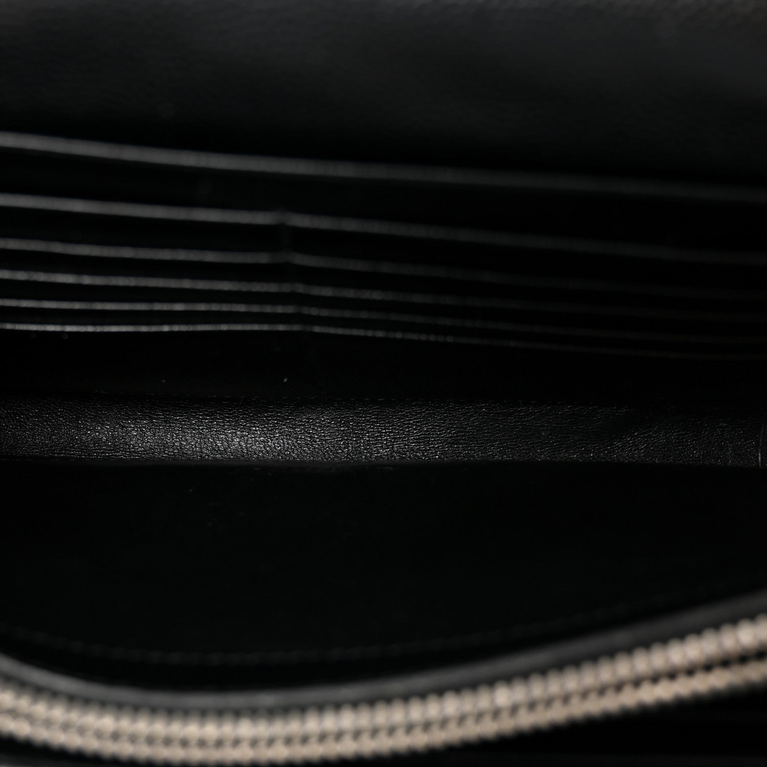 Saint Laurent Grain De Poudre Matelasse Chevron Monogram Chain Wallet Black 4 of 10