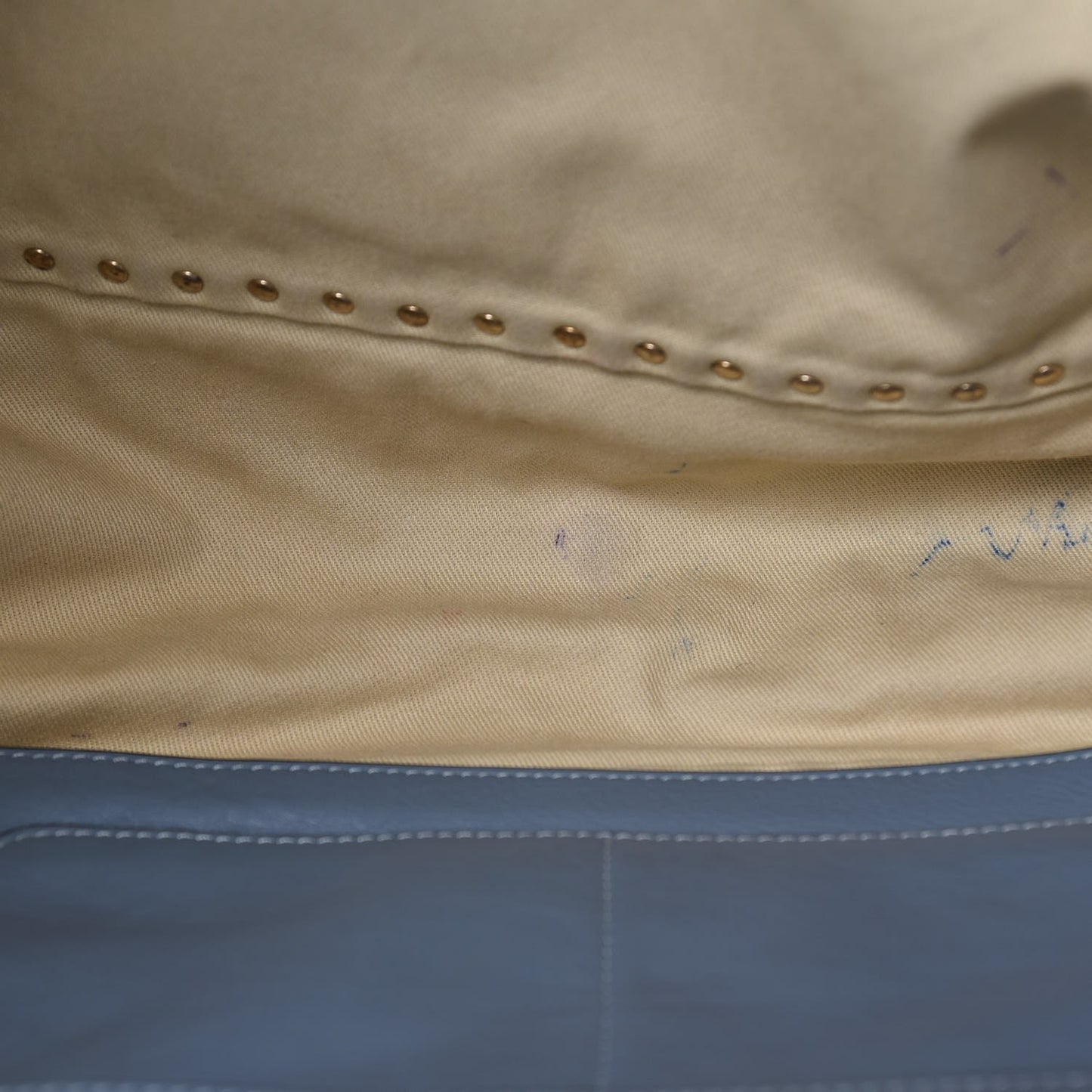 Vitello Medium Rockstud Tote Bright Blue