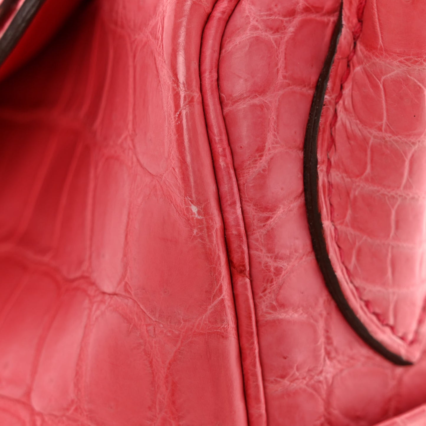 Matte Niloticus Crocodile Lindy 30 Bougainvillier