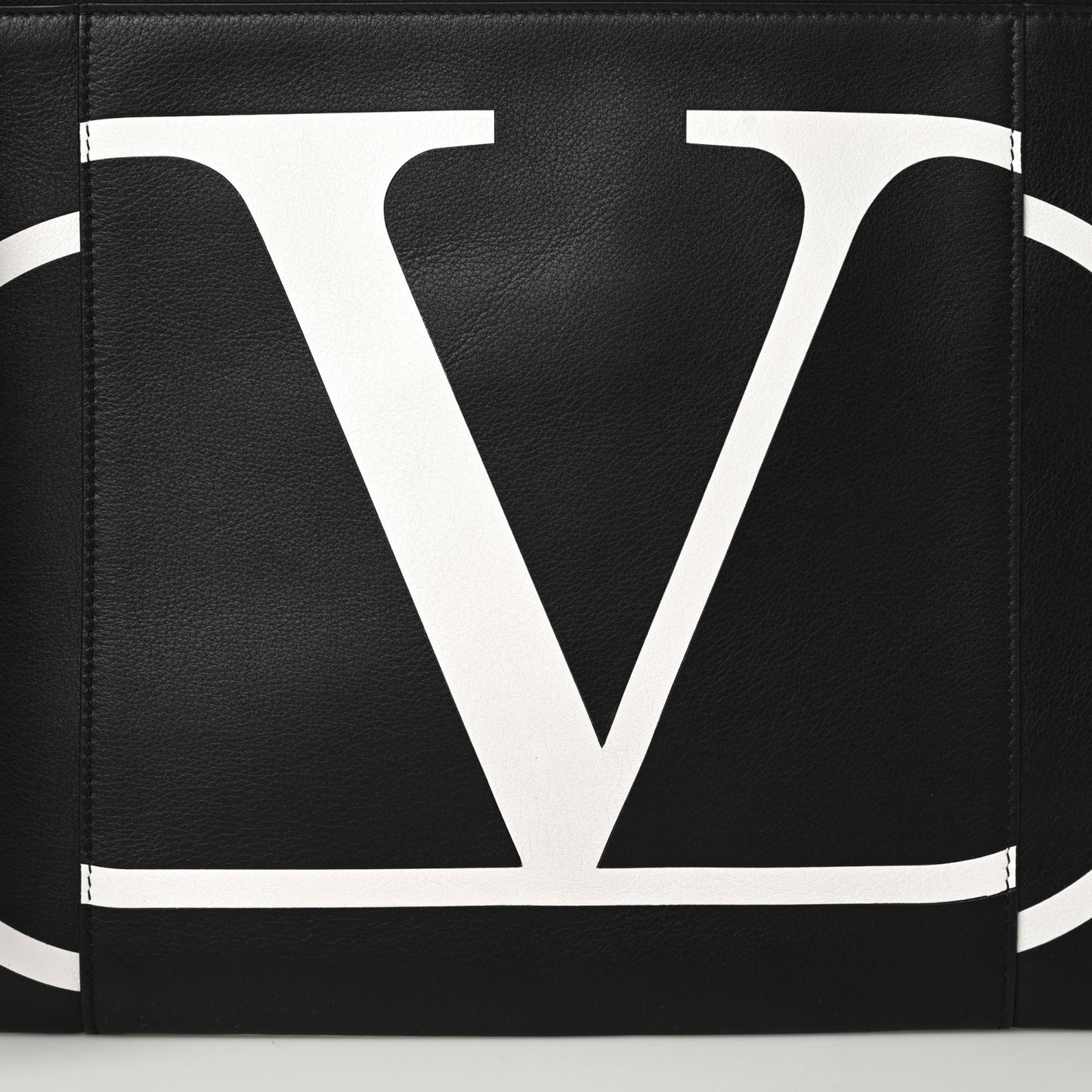Calfskin VLogo Inlay Zip Pouch Black