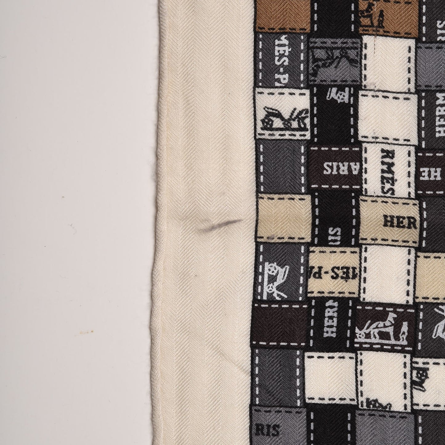 Cashmere Silk Bolduc Au Carre Shawl 140