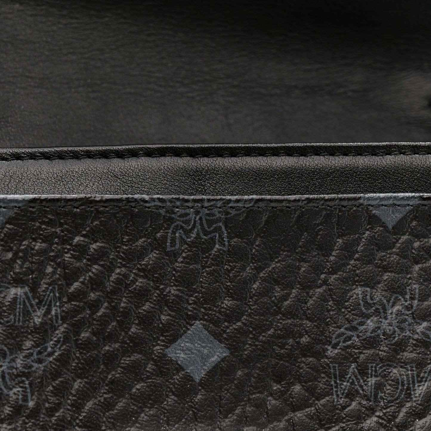 Visetos Large Patricia Wallet On Chain Black