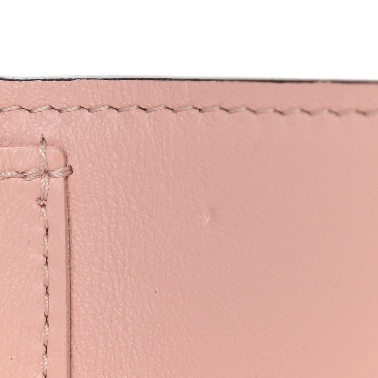 Taurillon Capucines Compact Wallet Rose