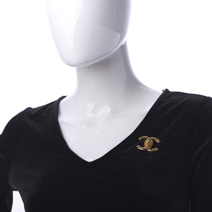 Chanel CC Turn Lock Brooch Gold 2 of 4