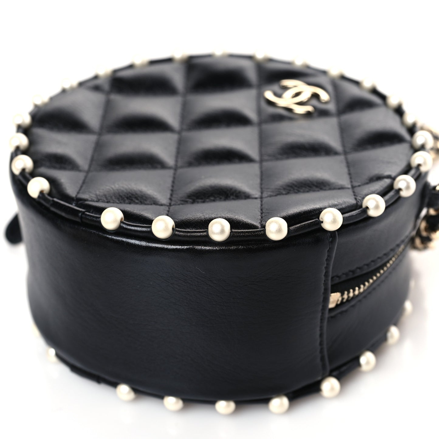 Calfskin Quilted Pearl Round Clutch With Chain Black