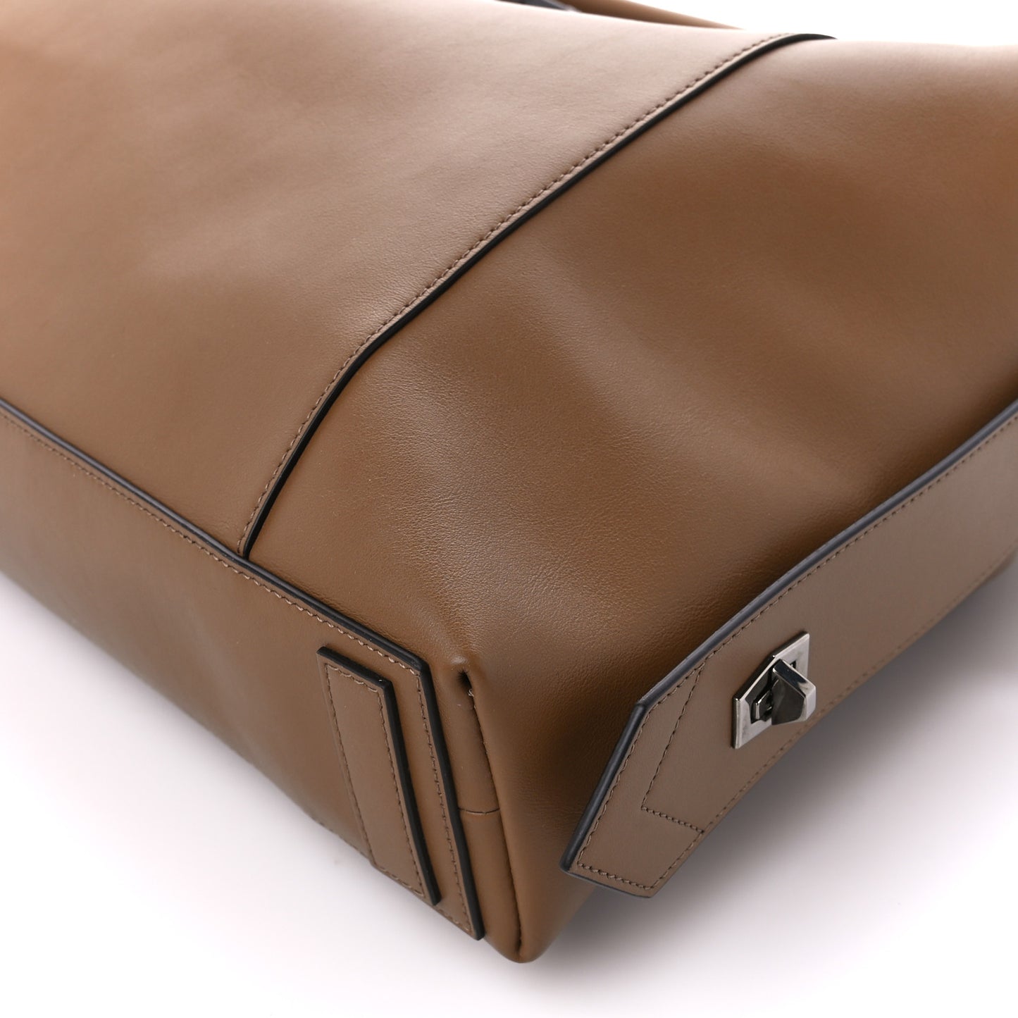 Soft Calfskin Medium Soft Antigona Tan