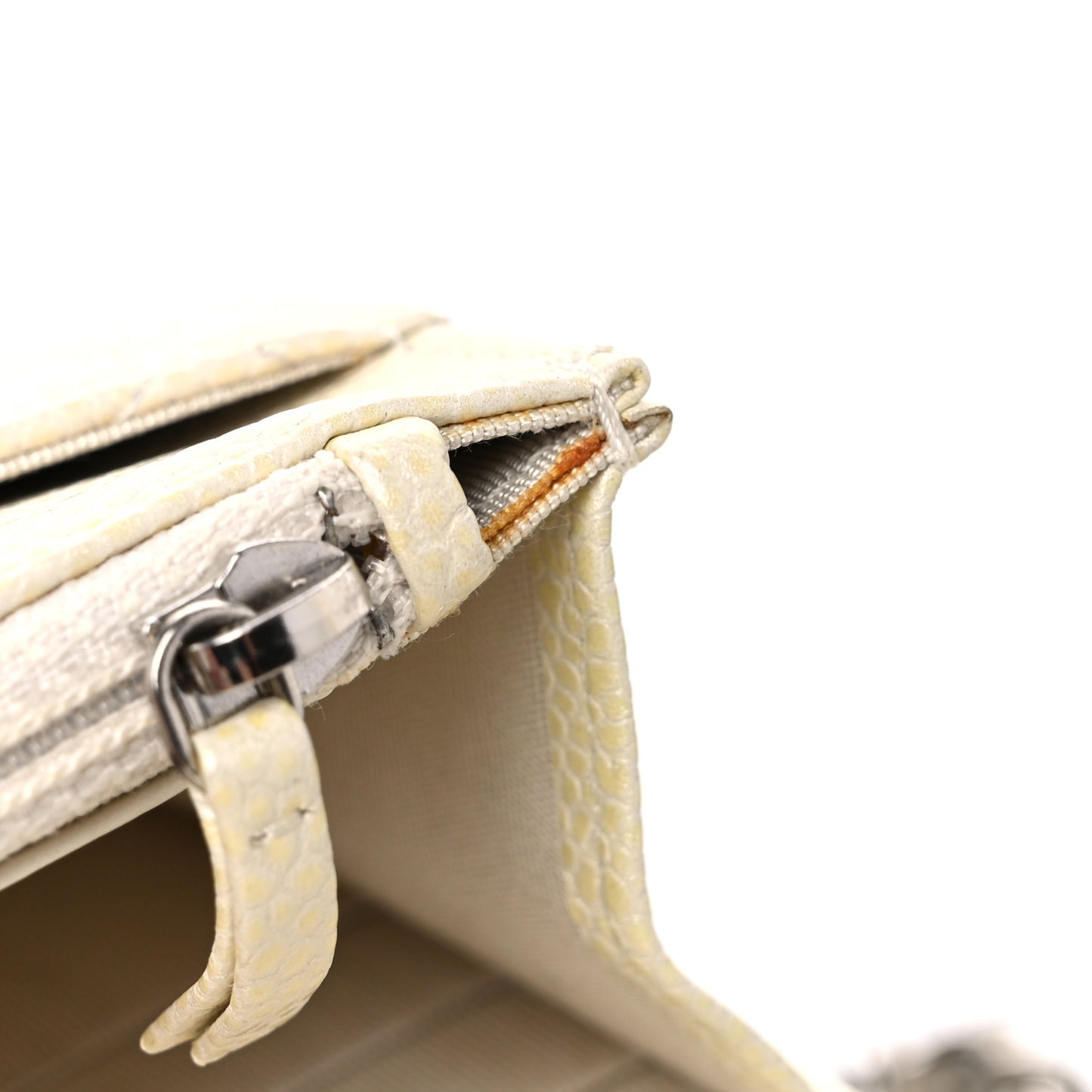Iridescent Caviar Quilted Wallet on Chain WOC Ivory