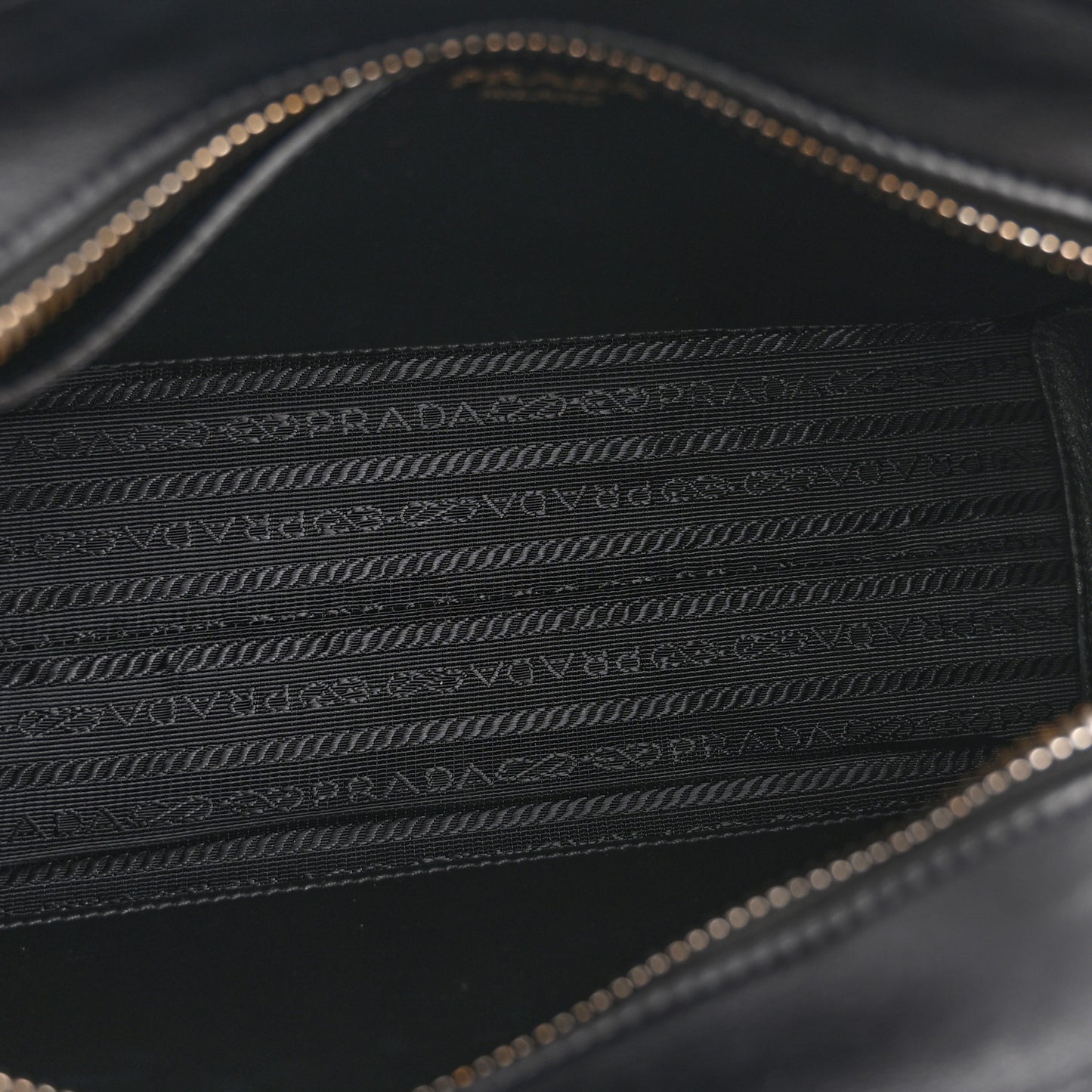 City Calf Esplanade Shoulder Bag Black