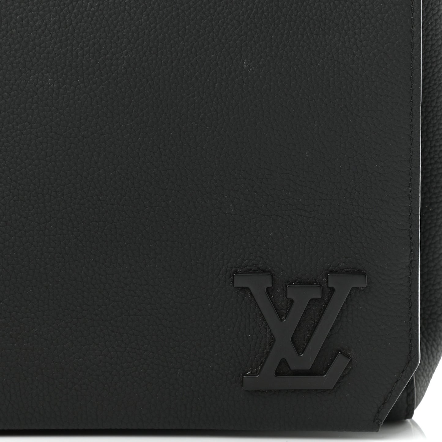 Calfskin Aerogram Messenger Black