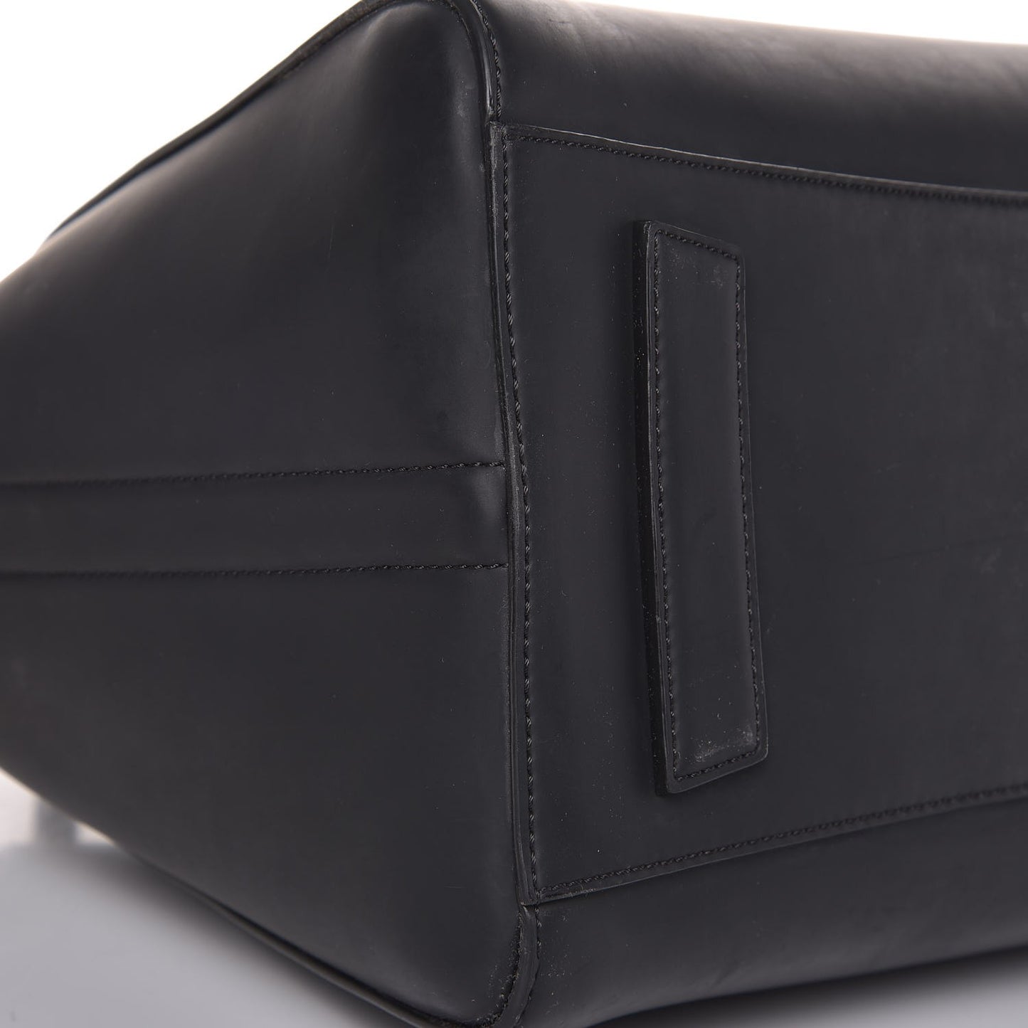 Rubber Effect Calfskin Medium Antigona Black