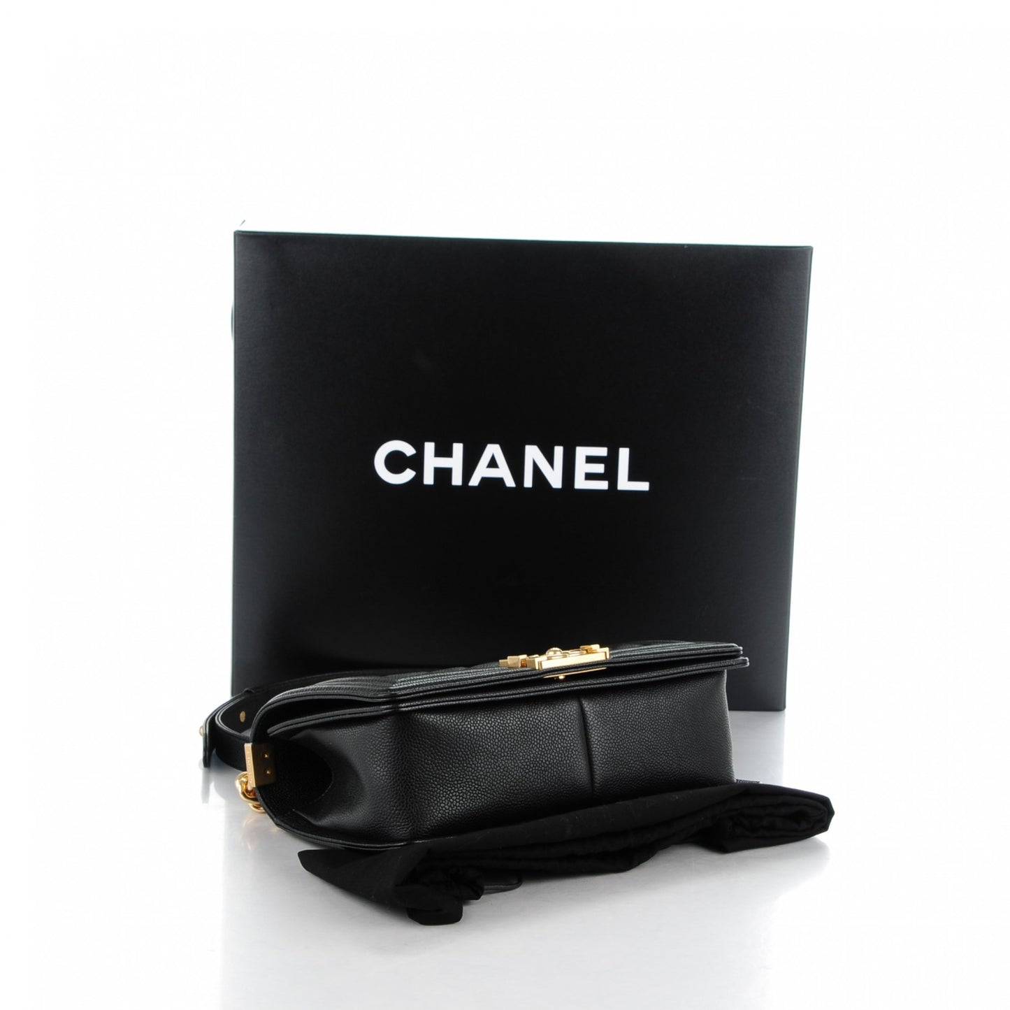 Caviar Quilted Medium Boy Flap Black