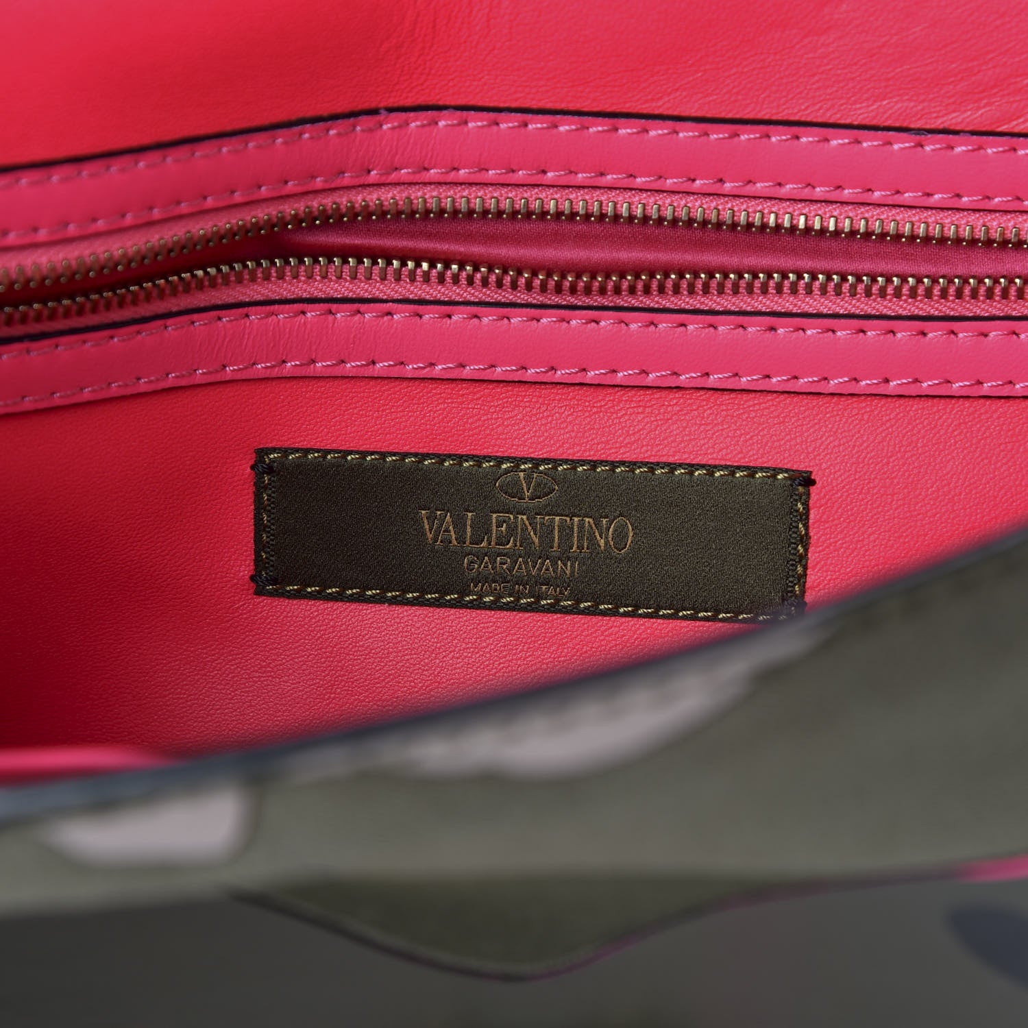 Valentino Garavani Nappa Canvas Camouflage Medium Glam Lock Rockstud Flap Fuxia Fluo 6 of 9