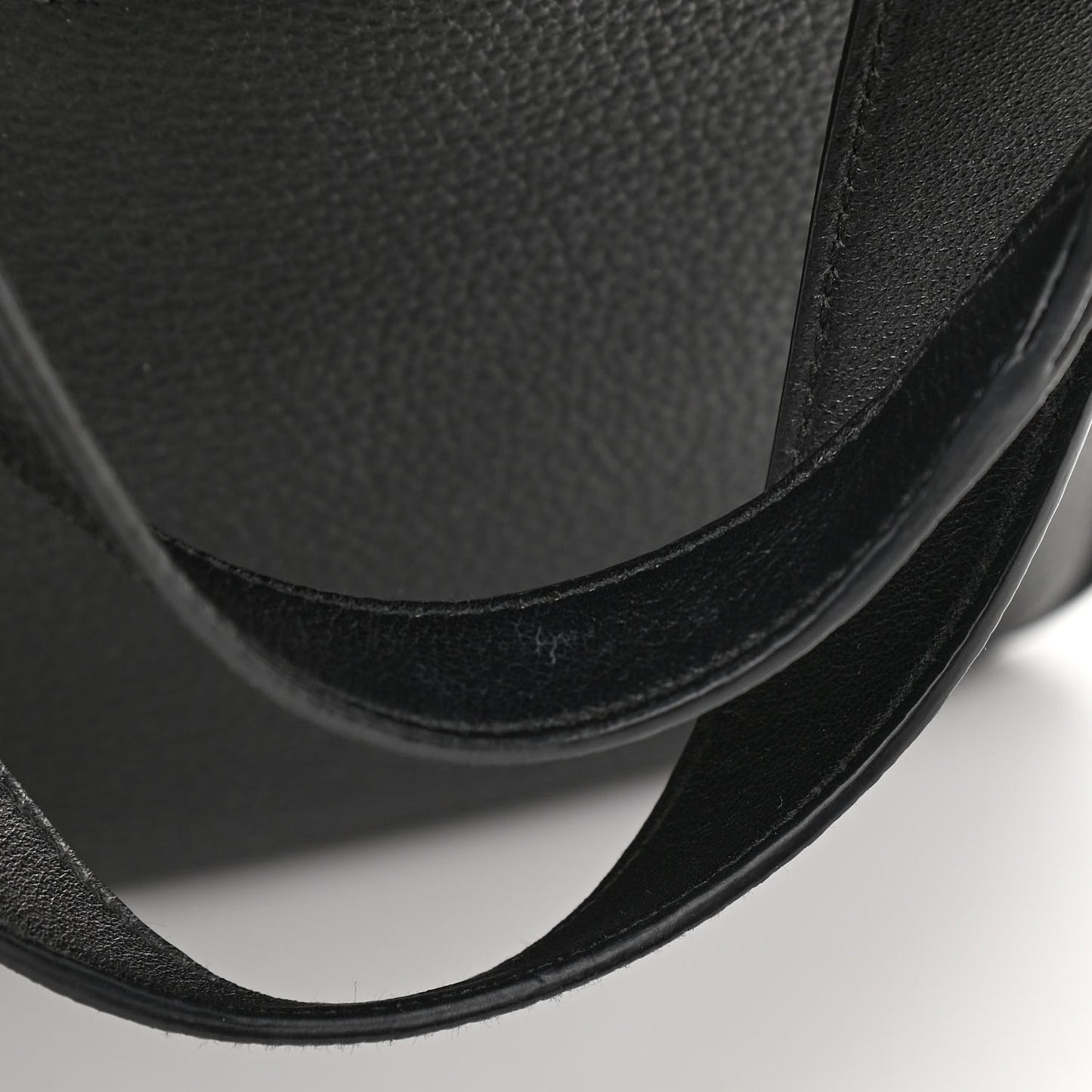 Vitello Daino Soft Medium Dynamique Tote Black
