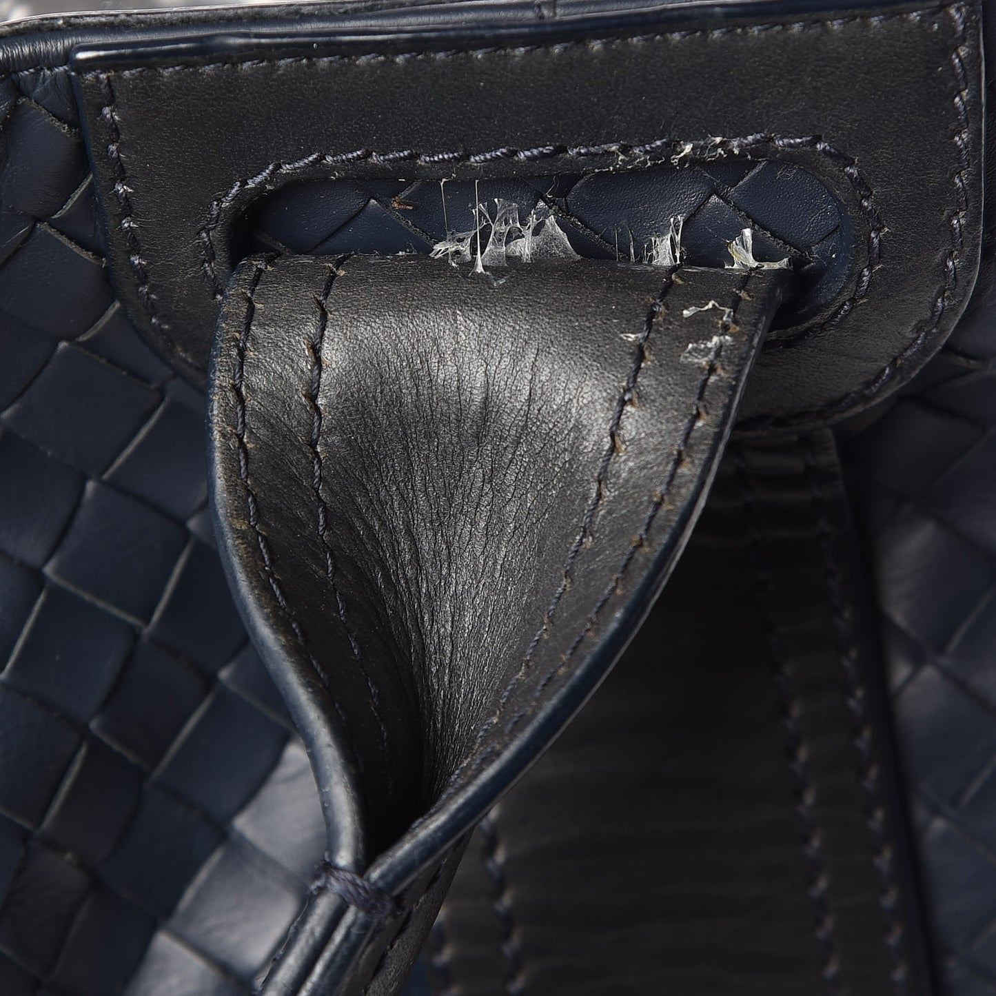 Light Calf Intrecciato Tote Prusse