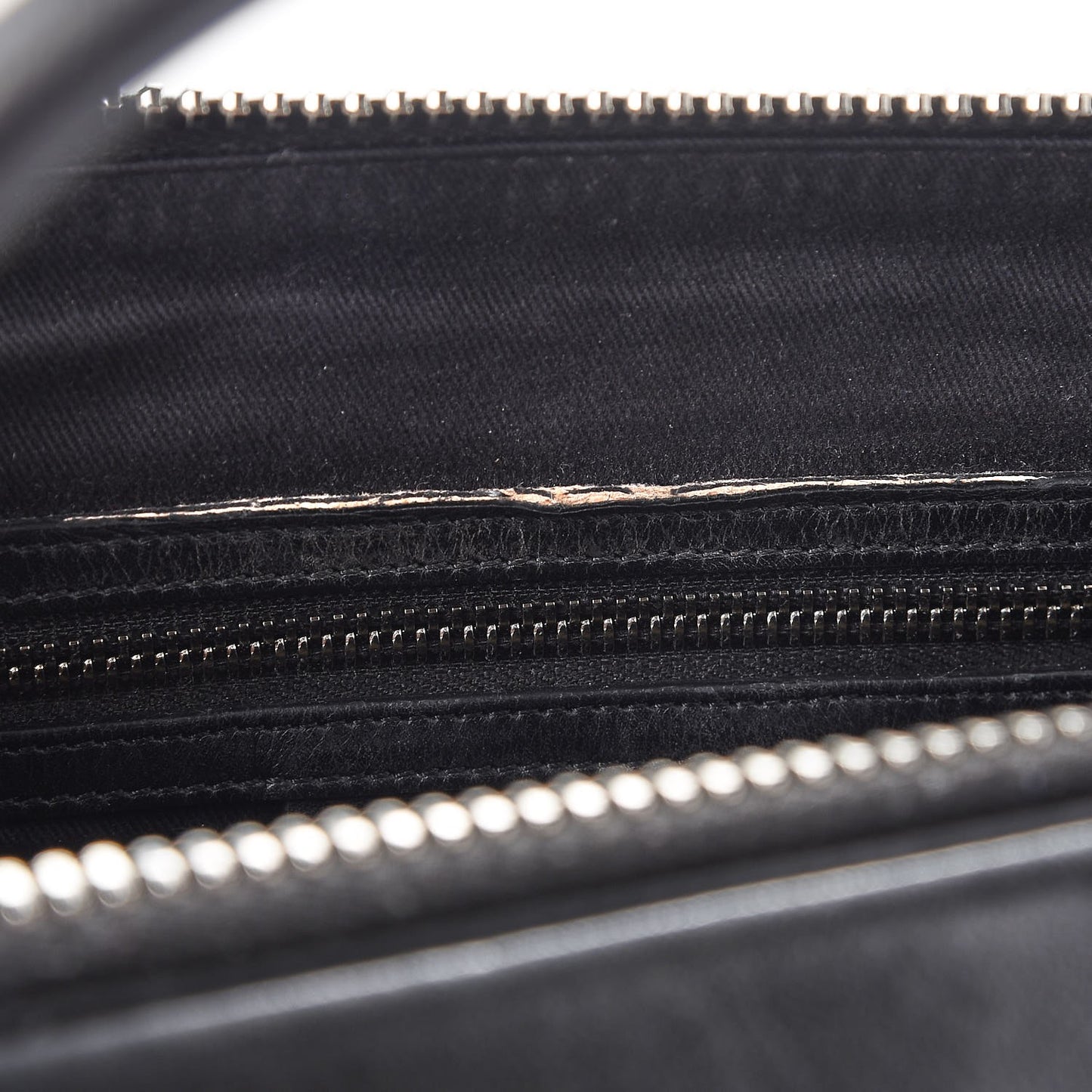 Sugar Goatskin Medium Antigona Black