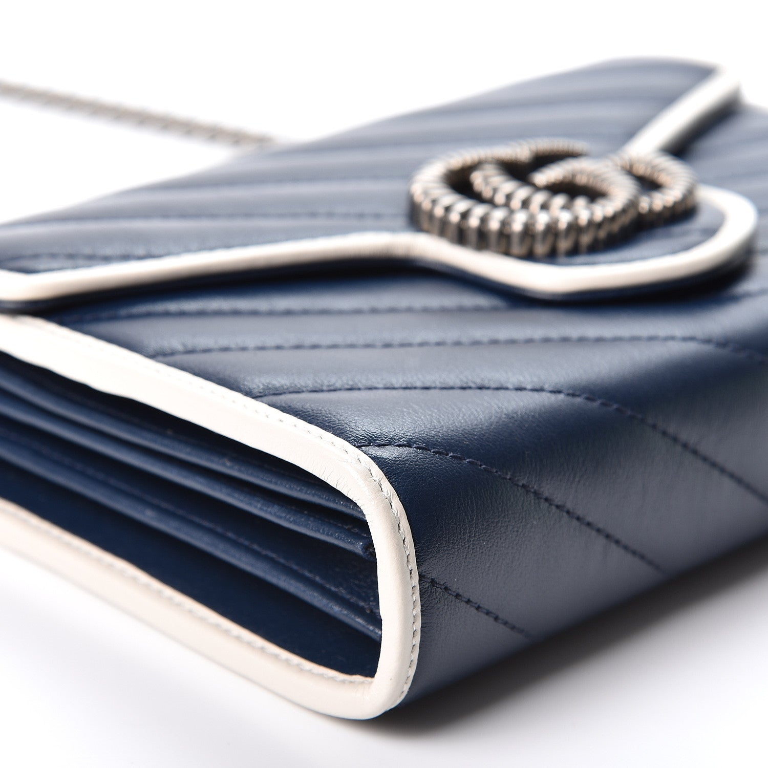 Gucci Vintage Effect Calfskin Matelasse Diagonal Torchon GG Marmont Chain Wallet Blue Agata Mystic White 8 of 10
