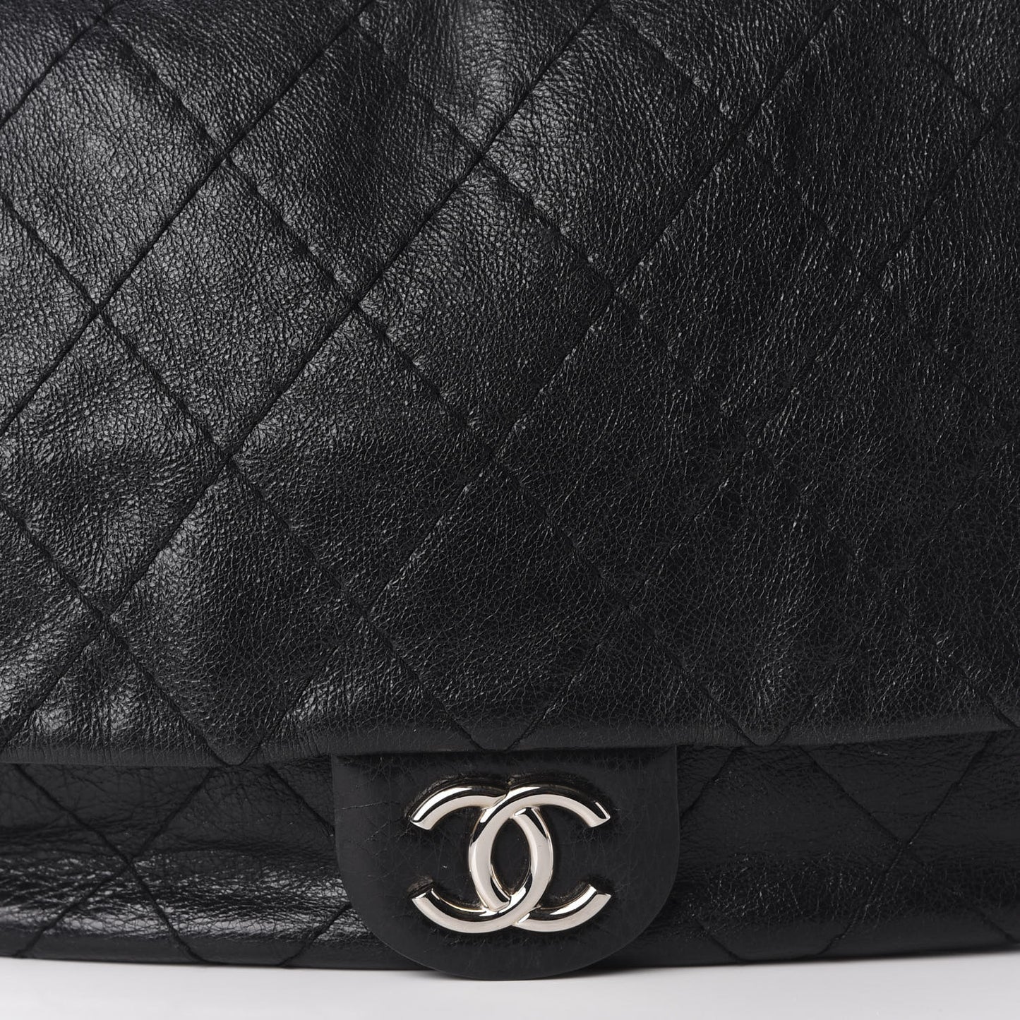 Glazed Calfskin XL On The Road Flap Black