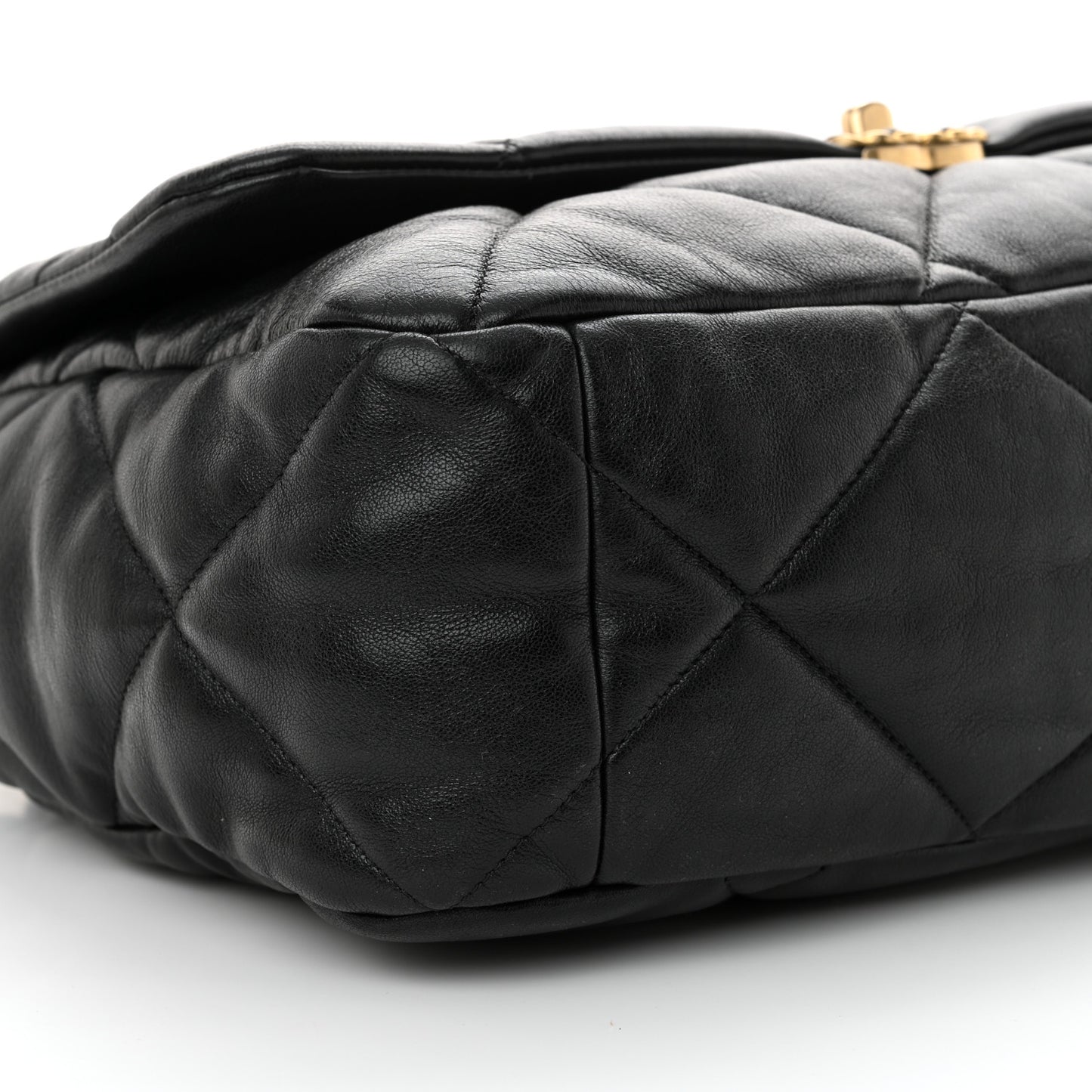 Lambskin Quilted Maxi Chanel 19 Flap Black