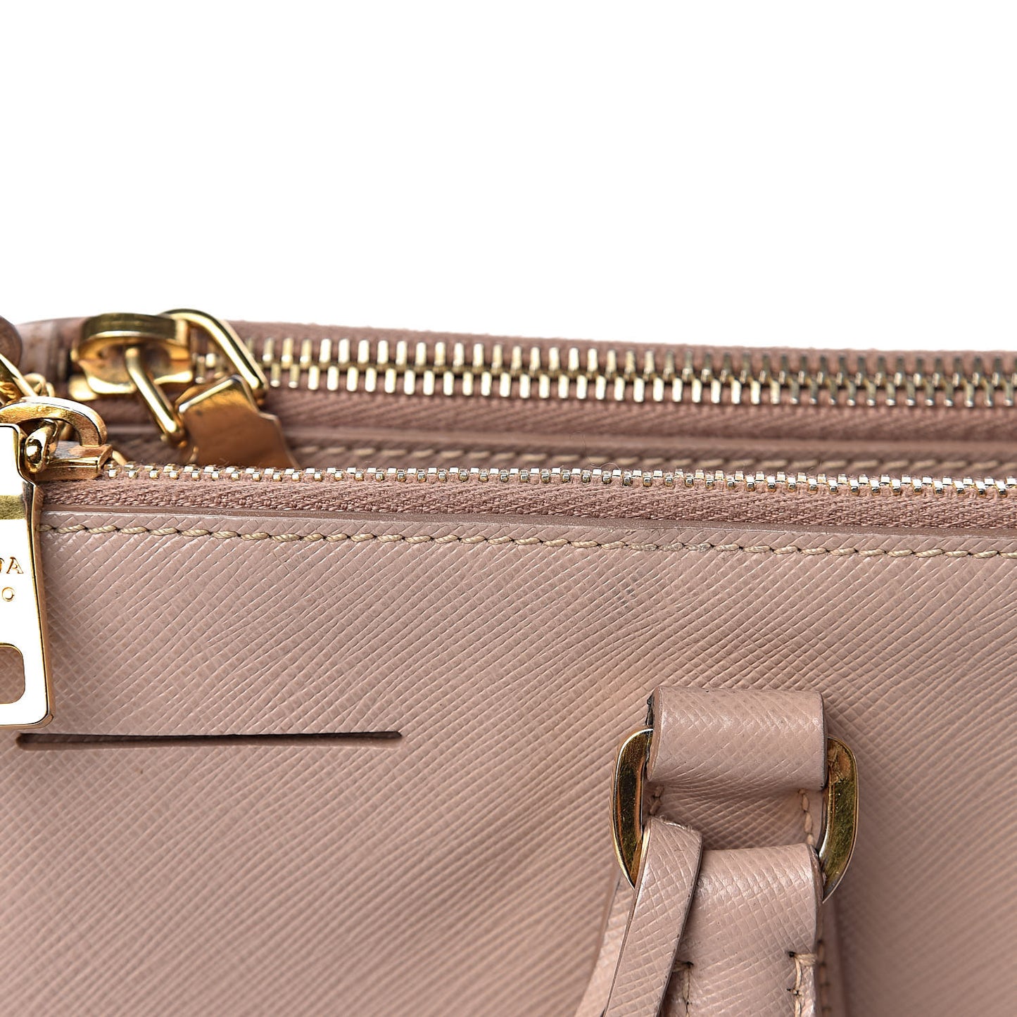 Saffiano Medium Galleria Double Zip Tote Cammeo