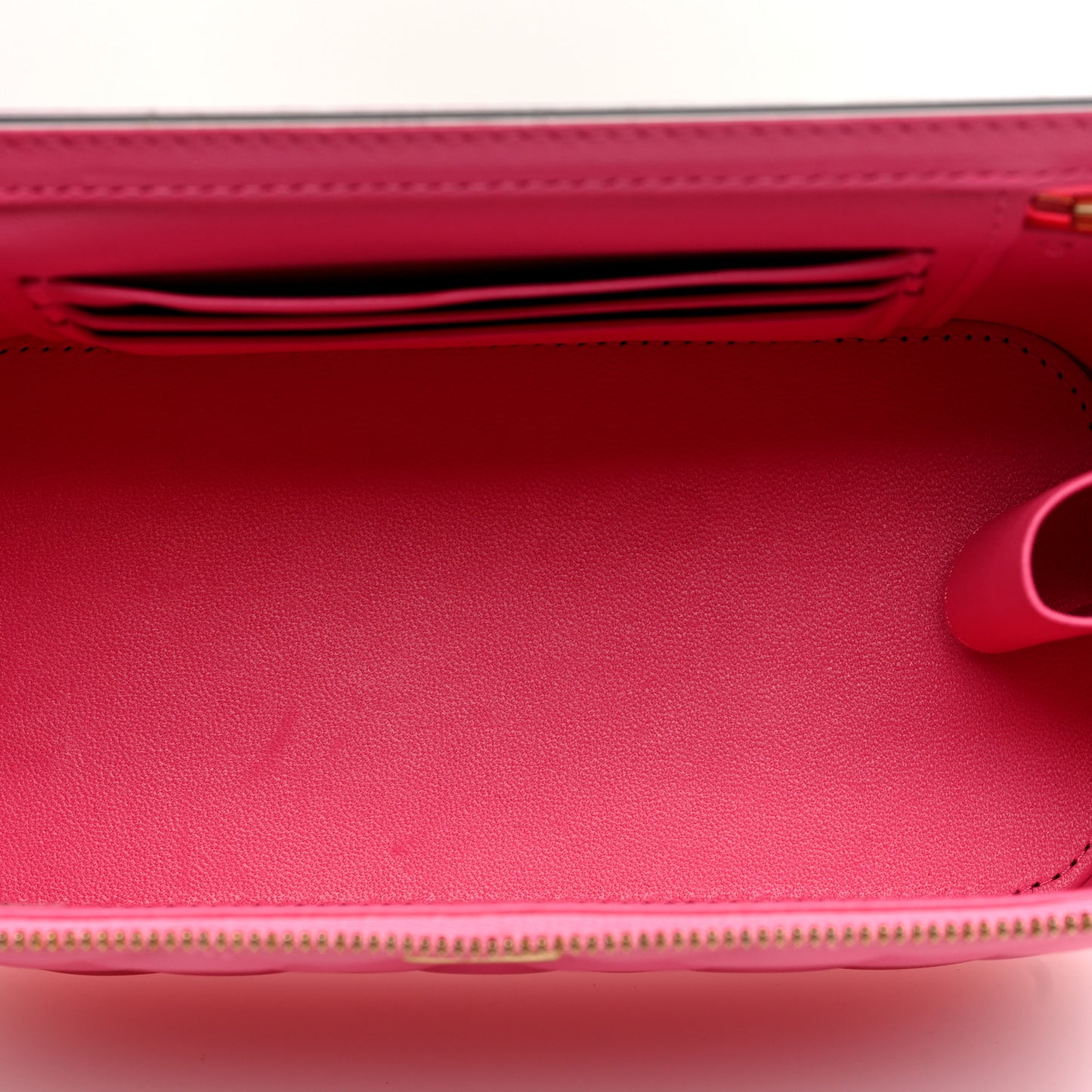 Lambskin Enamel Quilted Small Coco Hearts Vanity Case With Chain Pink