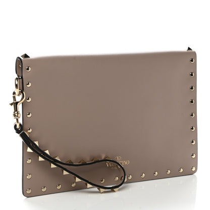 Valentino Garavani Pebbled Calfskin Medium Rockstud Envelope Flat Wristlet Pouch Poudre 3 of 6