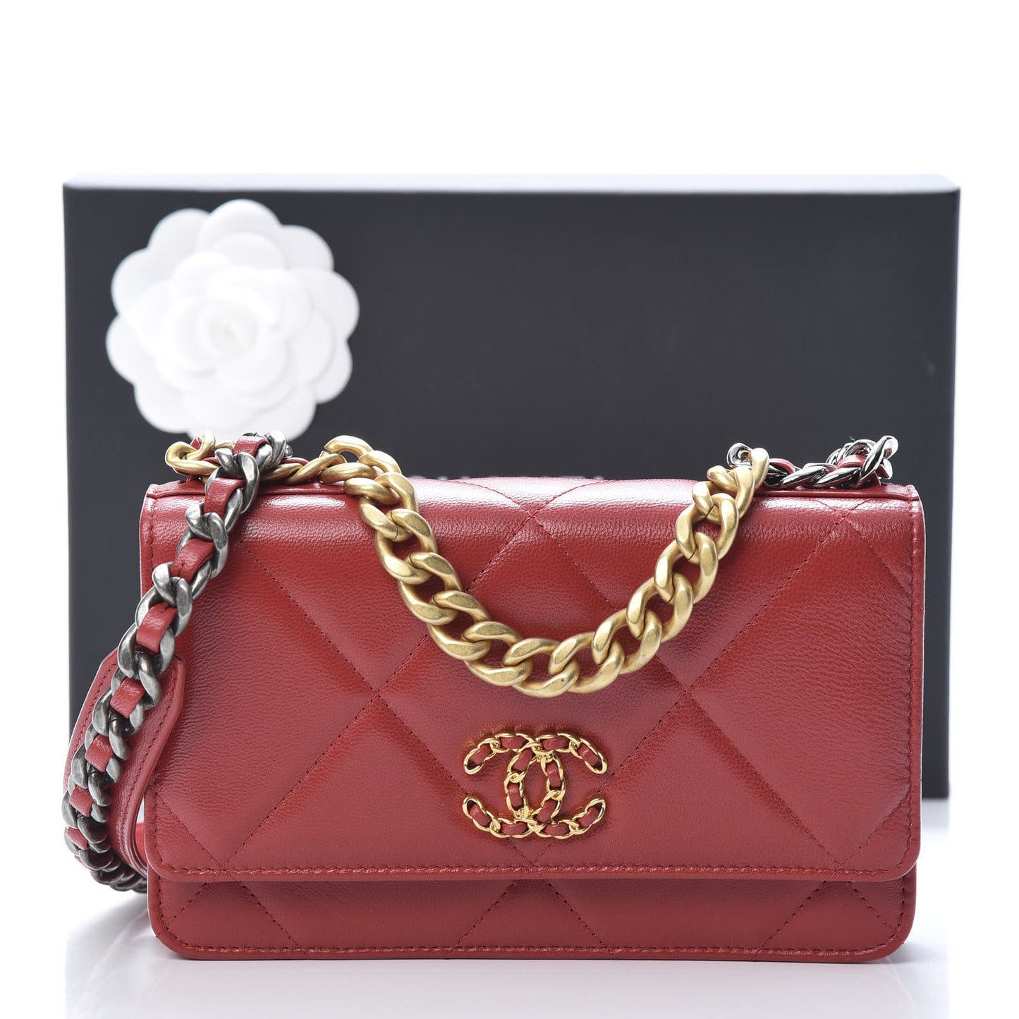 Shiny Goatskin Quilted 19 Wallet On Chain WOC Rouge