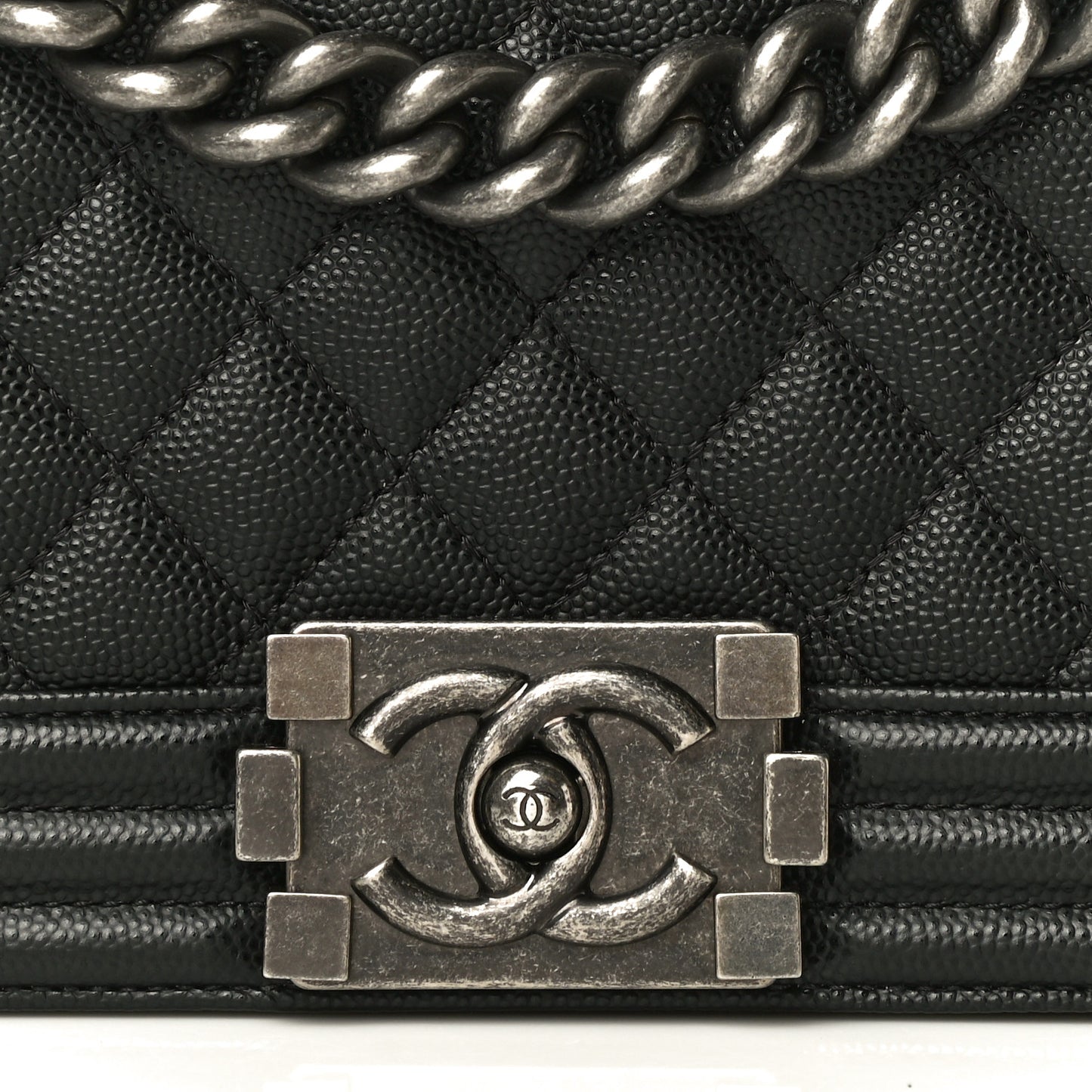 Caviar Quilted Medium Boy Flap Black