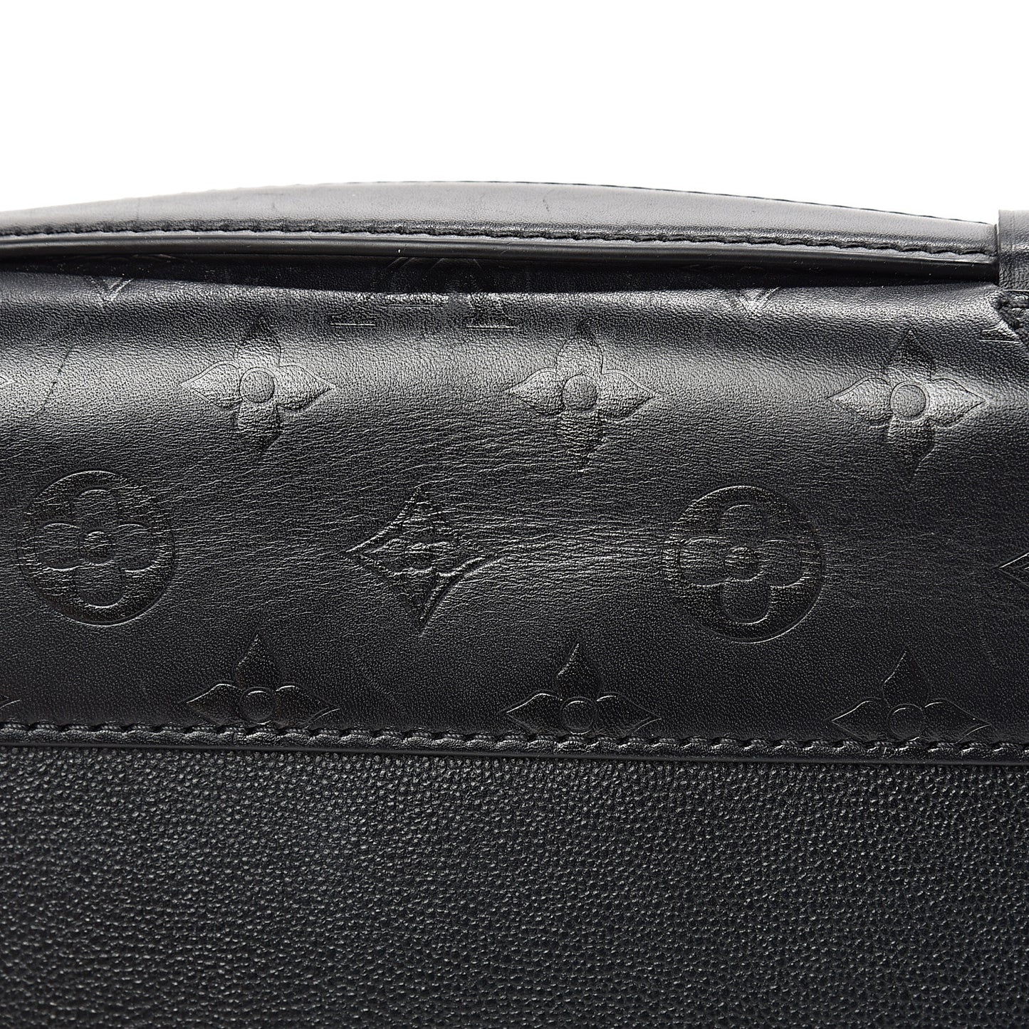 Calfskin Monogram Very Messenger Black